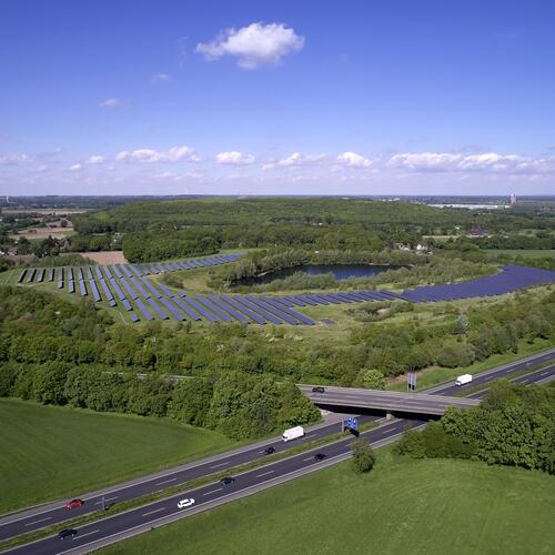 Luftbild vom Solarpark Mühlenfeld
